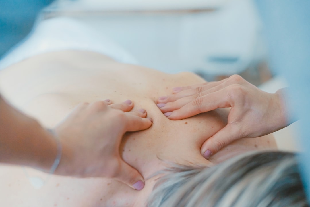 dolor de espalda persona masaje espalda dolor